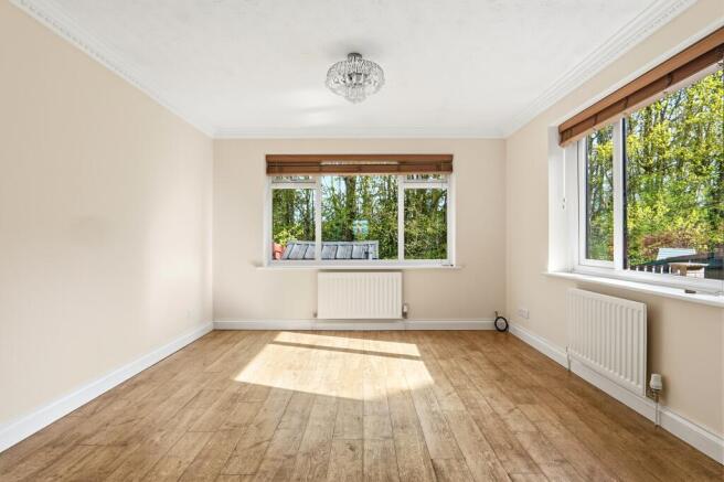 4 bed Detached for sale Image 12