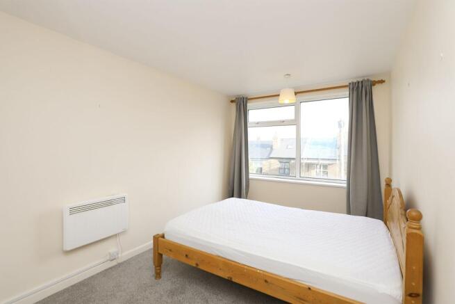 2 bed Apartment to rent Image 8