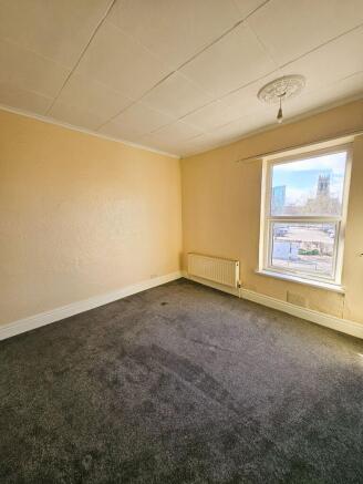2 bed Terraced to rent Image 6