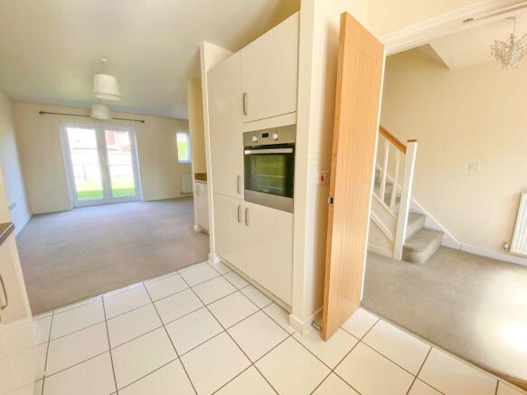 3 bed Semi-Detached for sale Image 6