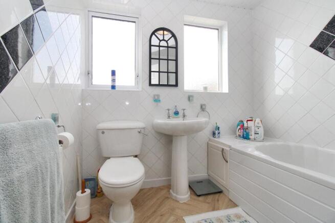 3 bed Terraced for sale Image 12