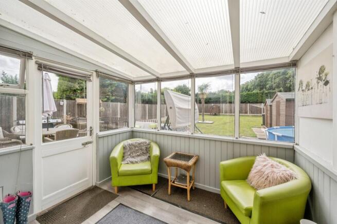 3 bed Semi-Detached Bungalow for sale Image 12
