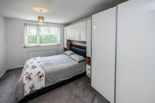 4 bed Semi-Detached for sale Image 10