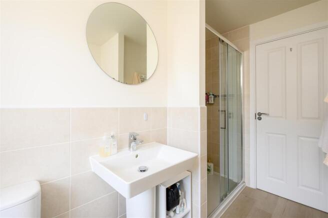 4 bed Detached for sale Image 12