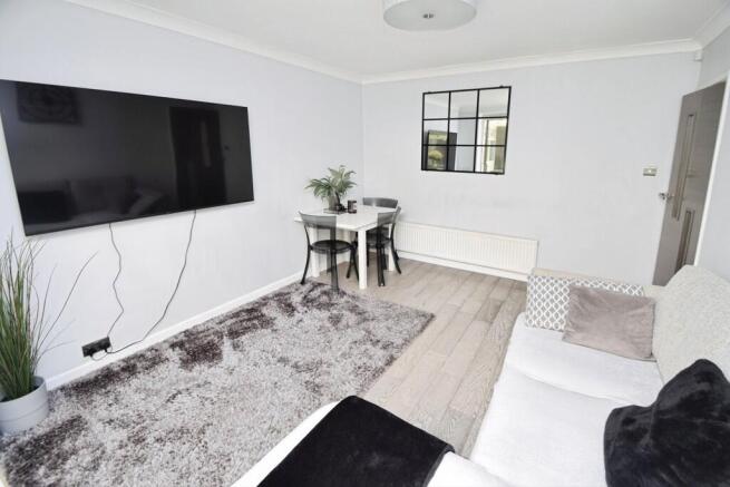 3 bed Semi-Detached for sale Image 5