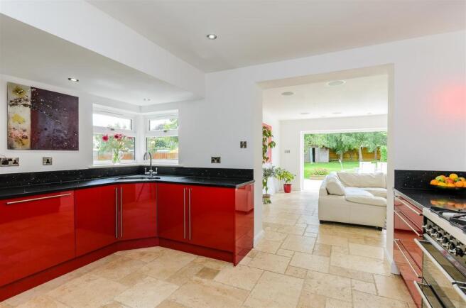 8306966-interior19.jpg