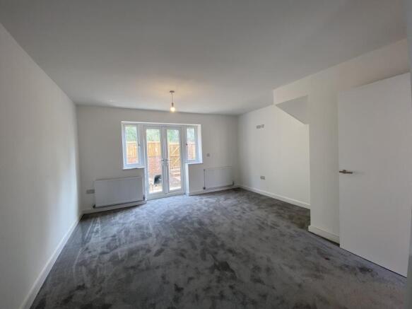 2 bed Semi-Detached to rent Image 4