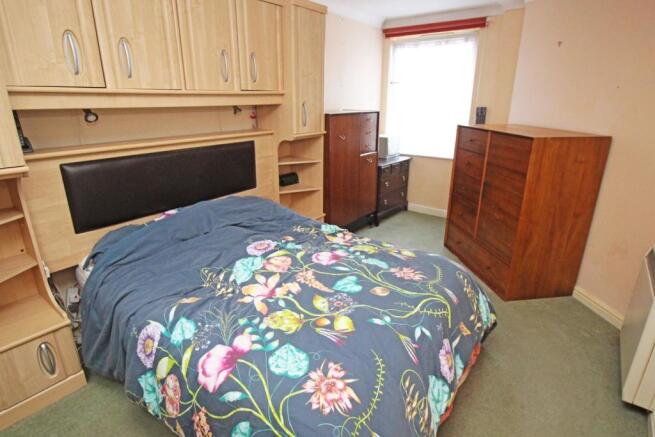 2-pinetree-court-BED.jpg