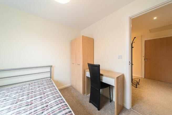 2 bed Apartment to rent Image 4