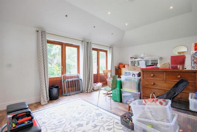 4 bed Detached for sale Image 6