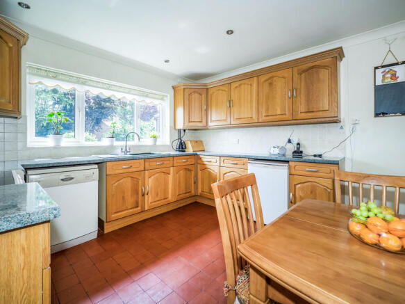 Kitchen / Breakfast Room
