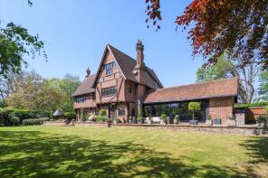 1 Dame Annis House, Fyfield Close, Epsom KT17 4AE