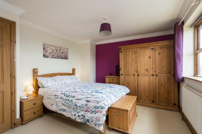 Bedroom 1.jpg