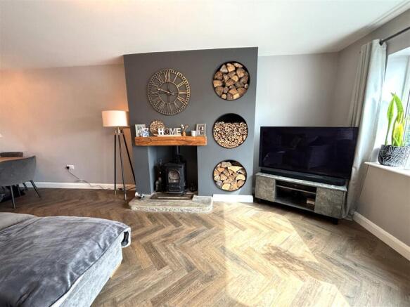 3 bed Semi-Detached for sale Image 7