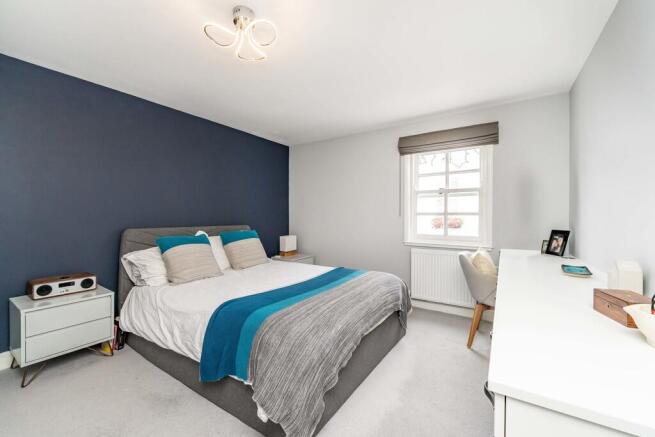 8 Flood Lane, TW1...