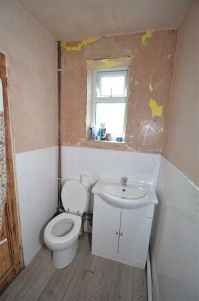 UTILITY & CLOAKROOM
