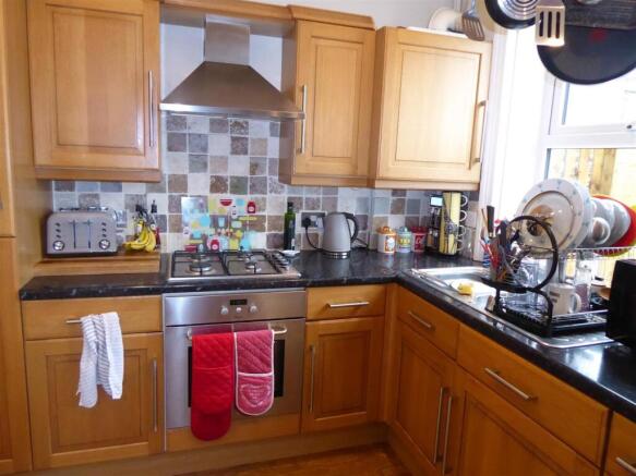 3 bed Town House to rent Image 5