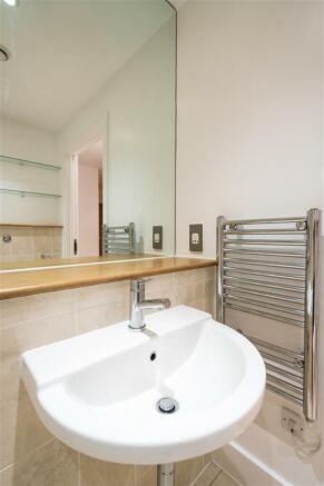 Apt U Redcliffe bathroom-1-2.jpg