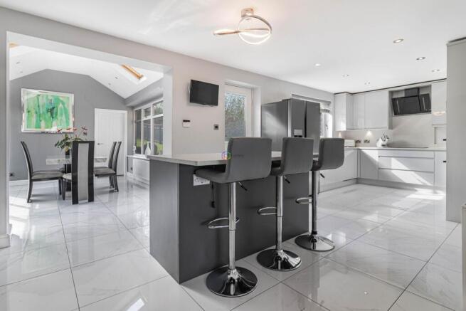 Kitchen / Breakfast Room