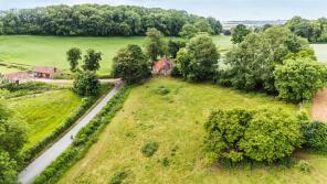 2, Milestone Cottages, Golf Links Road, Yarlington, Wincanton BA9 8DZ