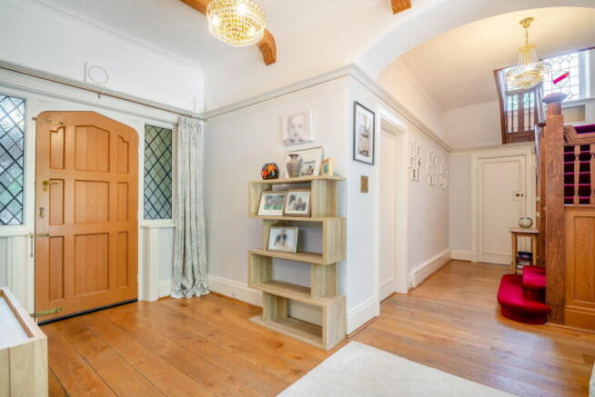 4 bed Detached for sale Image 8
