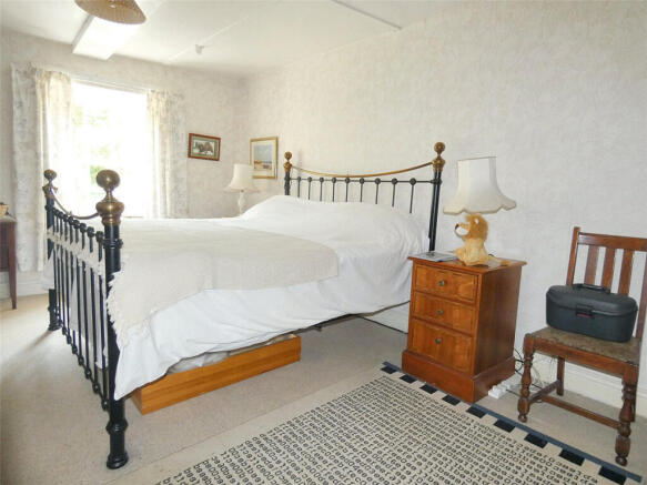 3 bed Semi-Detached for sale Image 7