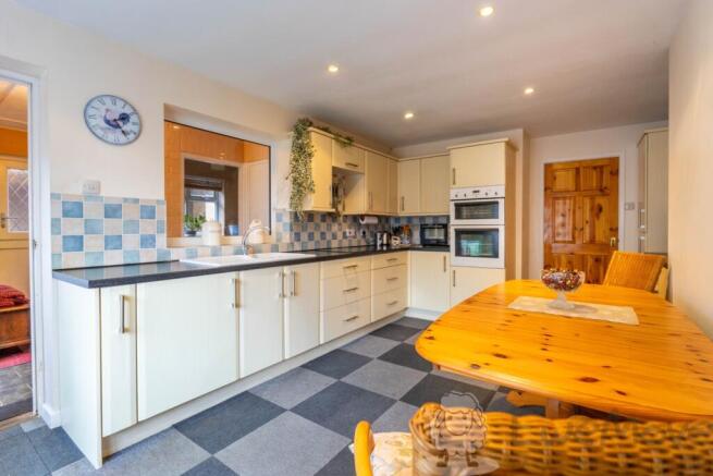 Kitchen-Breakfast Room