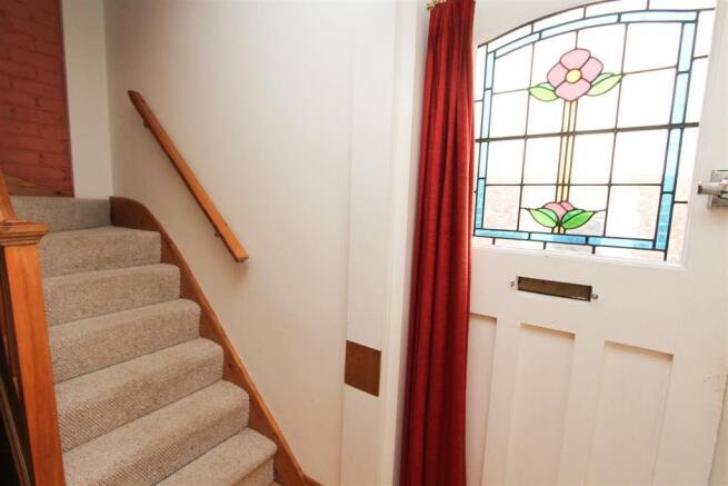ENTRANCE HALLWAY.jpg