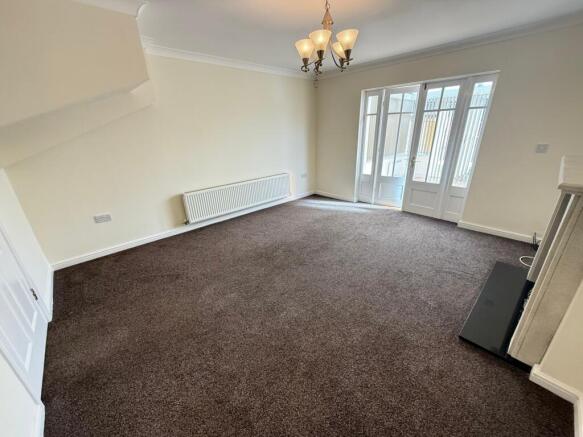 18 Riverside Court Lounge 2