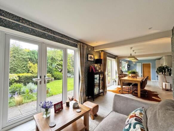 4 bed Detached for sale Image 8