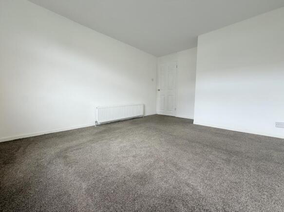 3 bed Terraced to rent Image 8