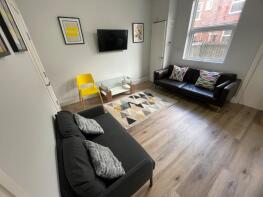 4, School View, Hyde Park, Leeds LS6 1EN