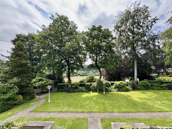 2 bed Apartment for sale Image 4
