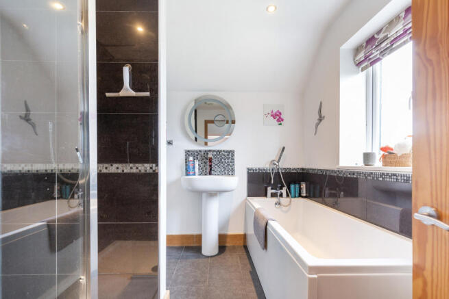EN SUITE
