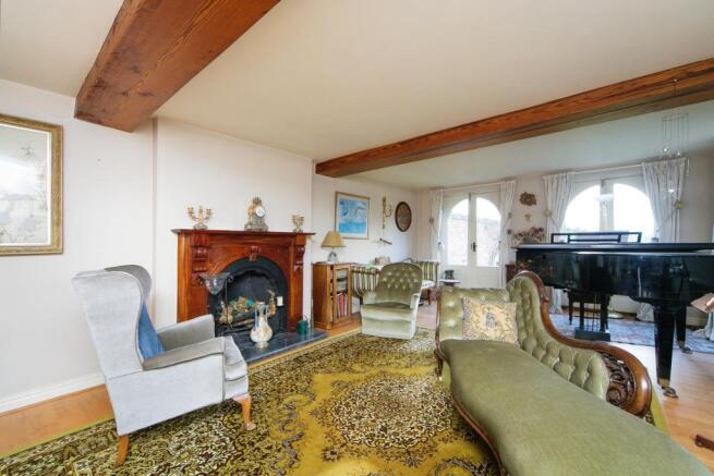 Lounge/Music Room