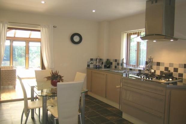 Dining Kitchen Image 2