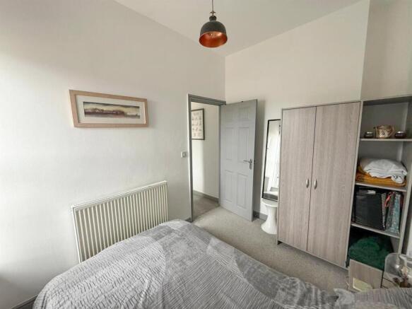 2 bed Terraced for sale Image 10