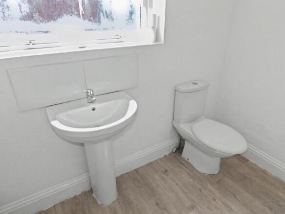 2 bed Flat for sale Image 12
