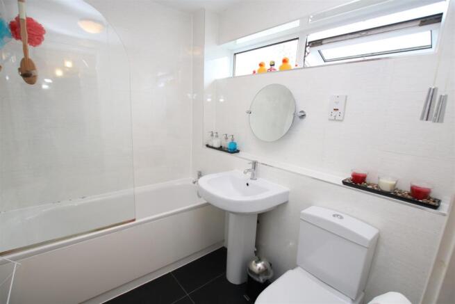 Bathroom.JPG