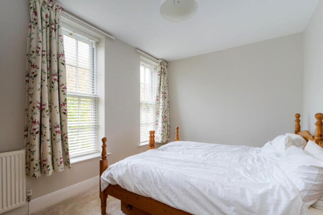 2 bed Flat for sale Image 9