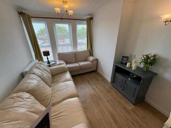 2 bed Apartment for sale Image 5