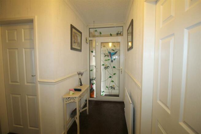 Filey Road, 16, hallway.JPG