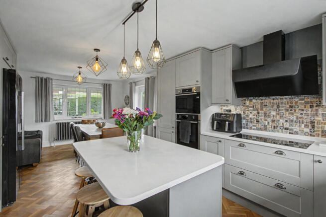 Kitchen / Dining Room