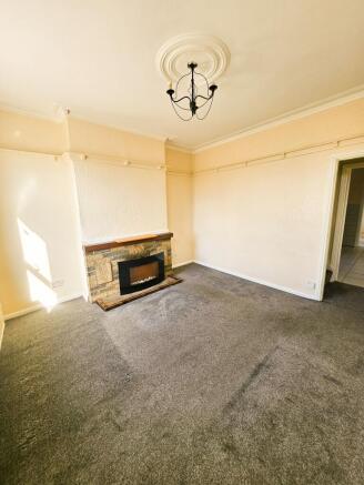 2 bed Terraced to rent Image 4