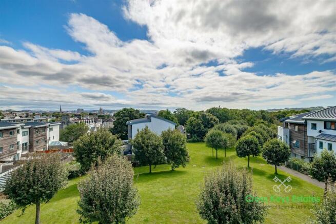 Communal Gardens, Balcony & Views