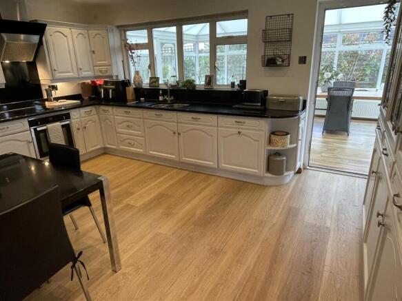 8, Dikler Close, Bourton-On-The-Water, Cheltenham photo 4