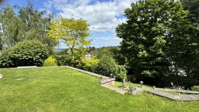 4 bed Detached for sale Image 4