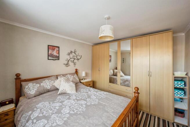 3 bed Semi-Detached for sale Image 8