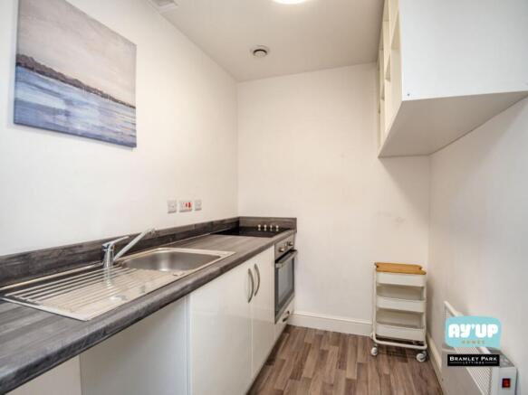 Studio to rent Image 6