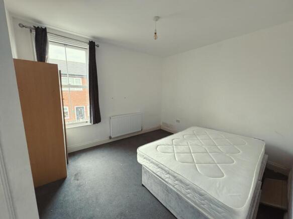 Flat 2, 509 Southchurch Road, Southend-On-Sea, Essex SS1 2PH photo 4